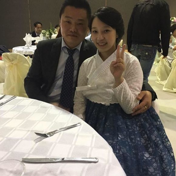 Meet your Posher, Gloria - Picture 1 of 1